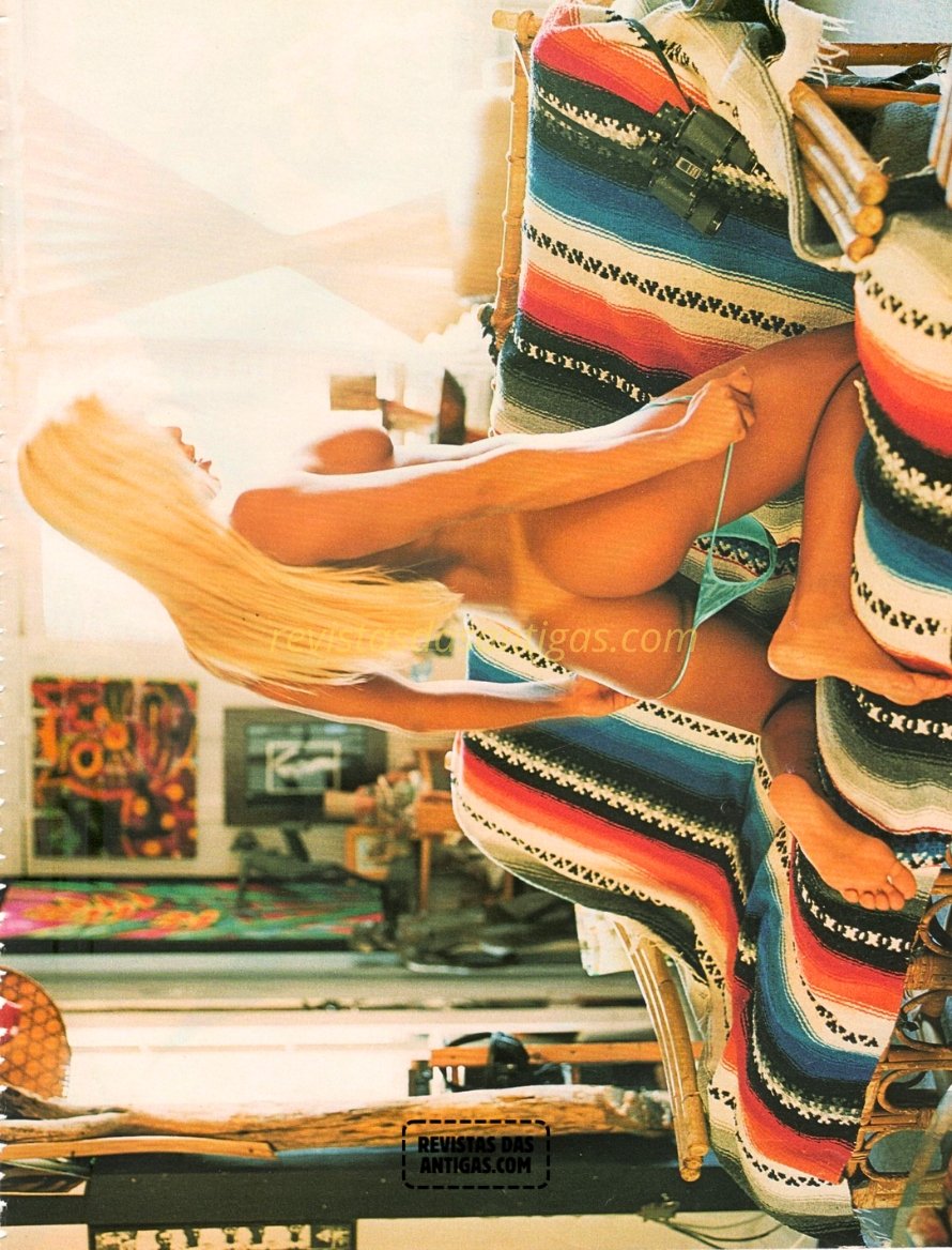 Feiticeira em Fotos Nuas restauradas da Playboy, sem censura