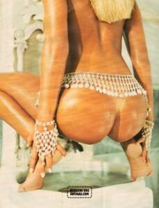 Feiticeira em Fotos Nuas escaneadas da Playboy