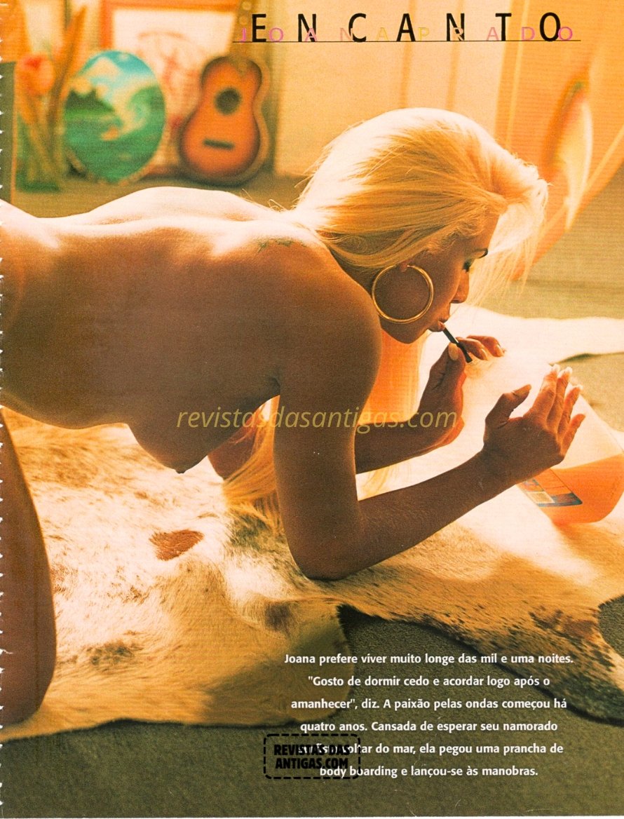Feiticeira Pelada - Scans Completos - Playboy 2000 (19)